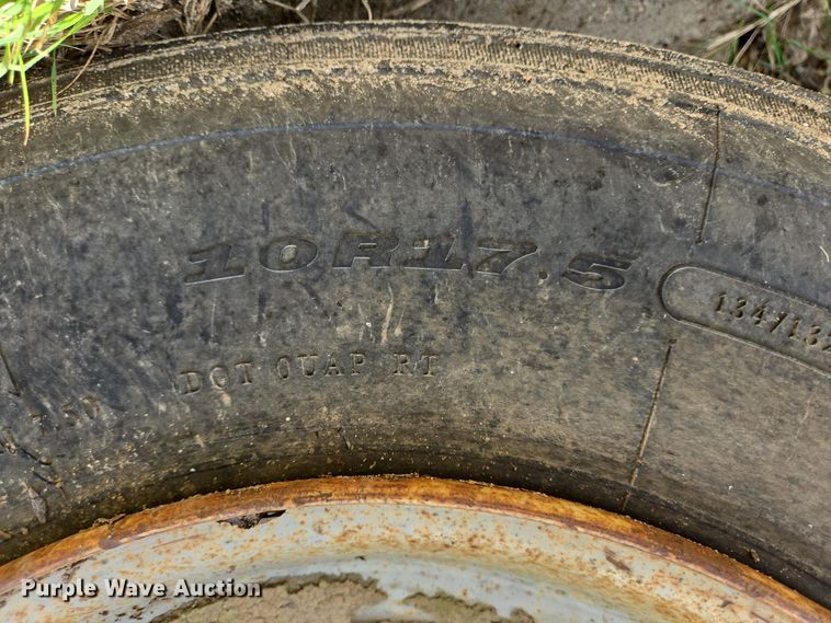 image for item DT5273 1989 Gooseneck tilt deck equipment trailer