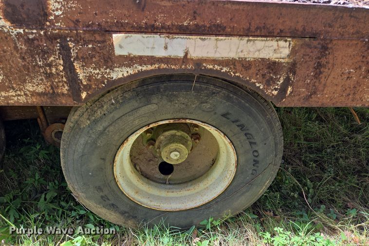 image for item DT5273 1989 Gooseneck tilt deck equipment trailer