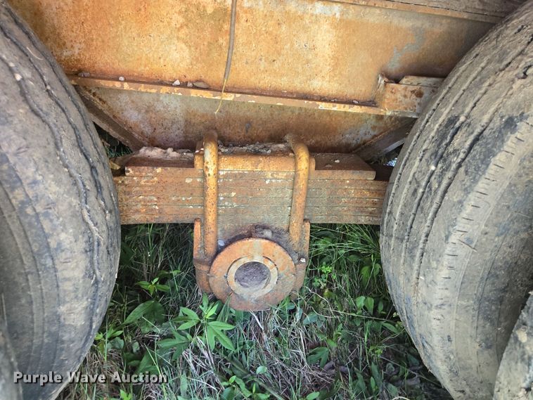 image for item DT5273 1989 Gooseneck tilt deck equipment trailer