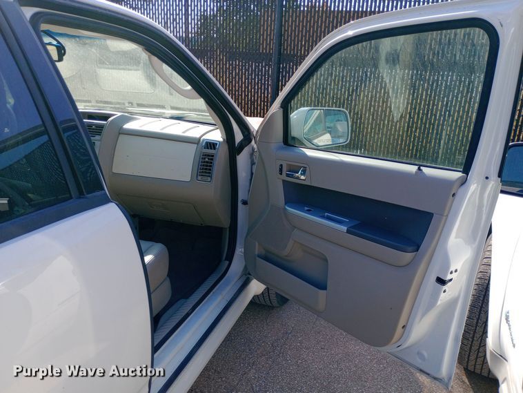 image for item DW0795 2009 Mercury Mariner SUV