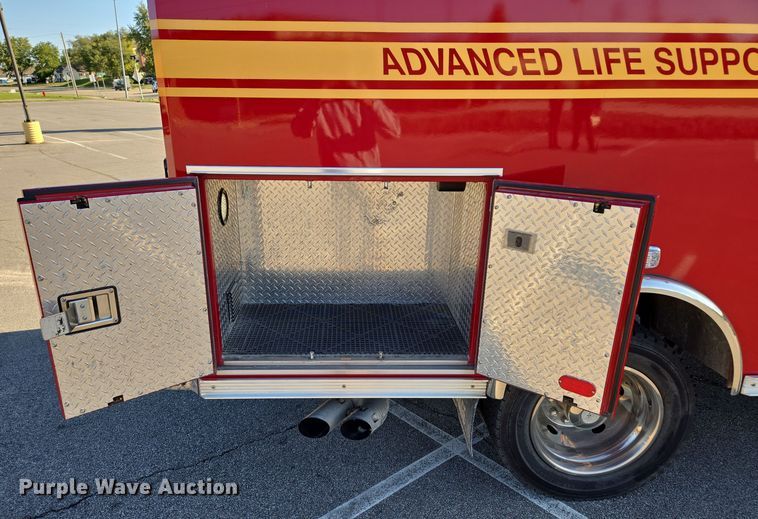image for item DW2500 2012 Ford F450 Super Duty XLT ambulance