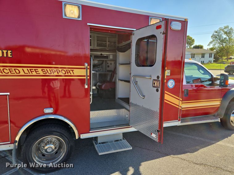 image for item DW2500 2012 Ford F450 Super Duty XLT ambulance