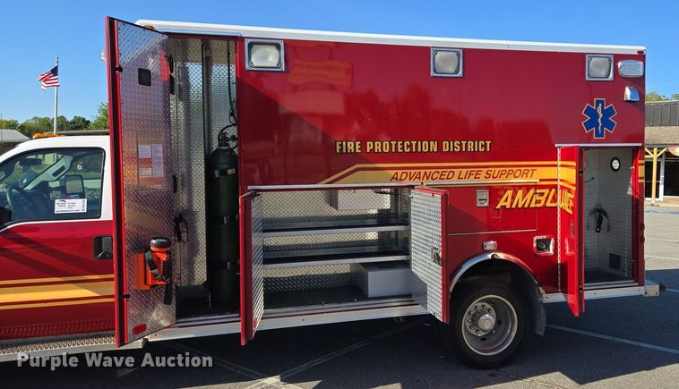 image for item DW2500 2012 Ford F450 Super Duty XLT ambulance