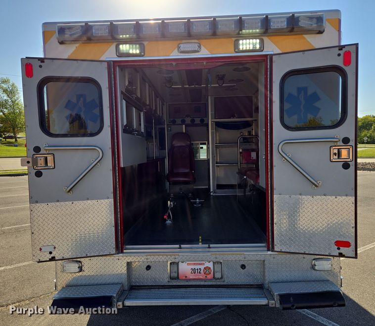 image for item DW2500 2012 Ford F450 Super Duty XLT ambulance
