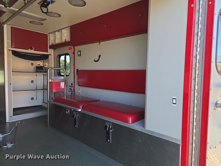 image for item DW2500 2012 Ford F450 Super Duty XLT ambulance