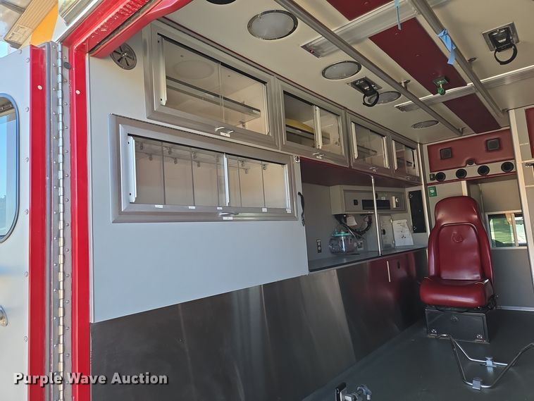 image for item DW2500 2012 Ford F450 Super Duty XLT ambulance