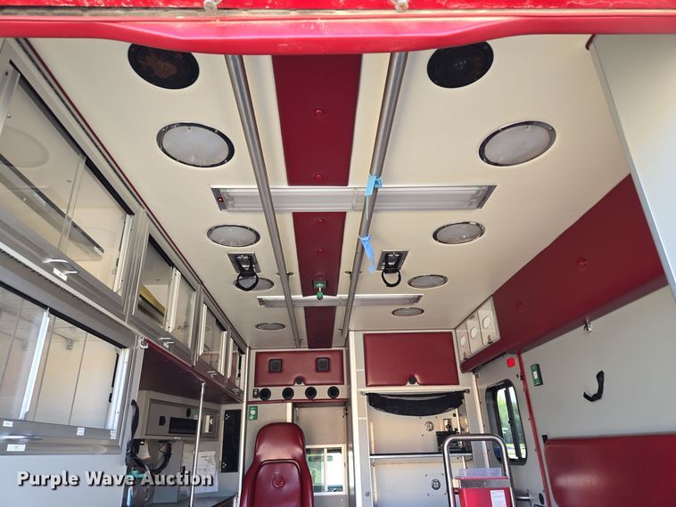 image for item DW2500 2012 Ford F450 Super Duty XLT ambulance