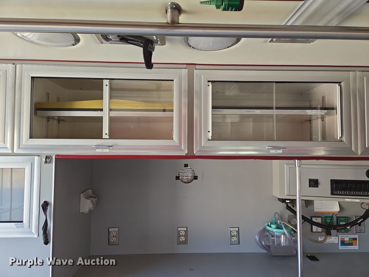 image for item DW2500 2012 Ford F450 Super Duty XLT ambulance