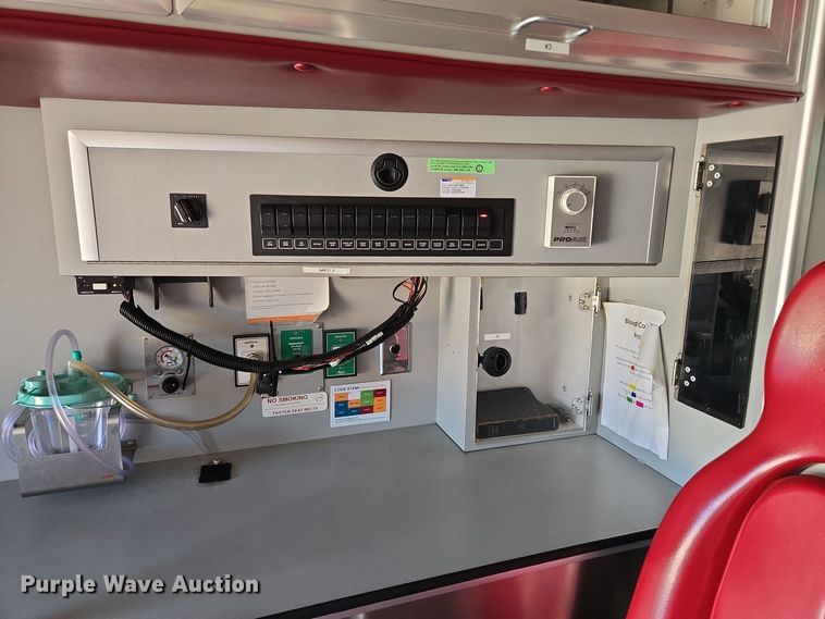 image for item DW2500 2012 Ford F450 Super Duty XLT ambulance