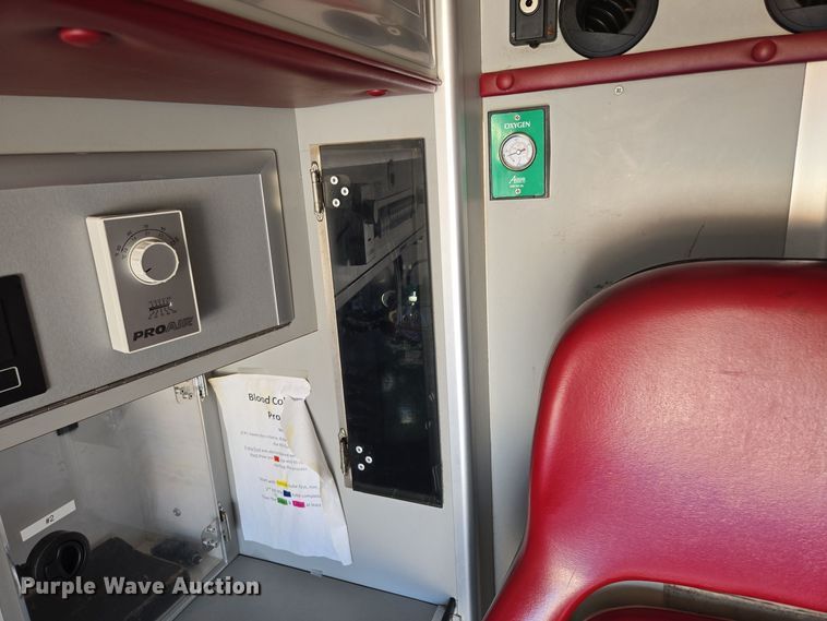 image for item DW2500 2012 Ford F450 Super Duty XLT ambulance