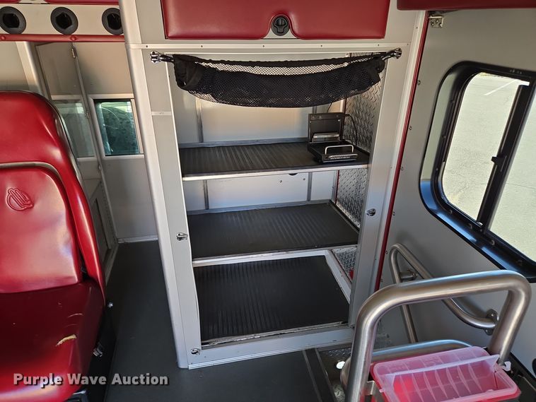 image for item DW2500 2012 Ford F450 Super Duty XLT ambulance