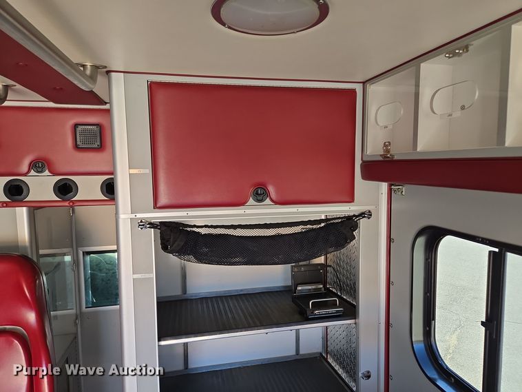 image for item DW2500 2012 Ford F450 Super Duty XLT ambulance