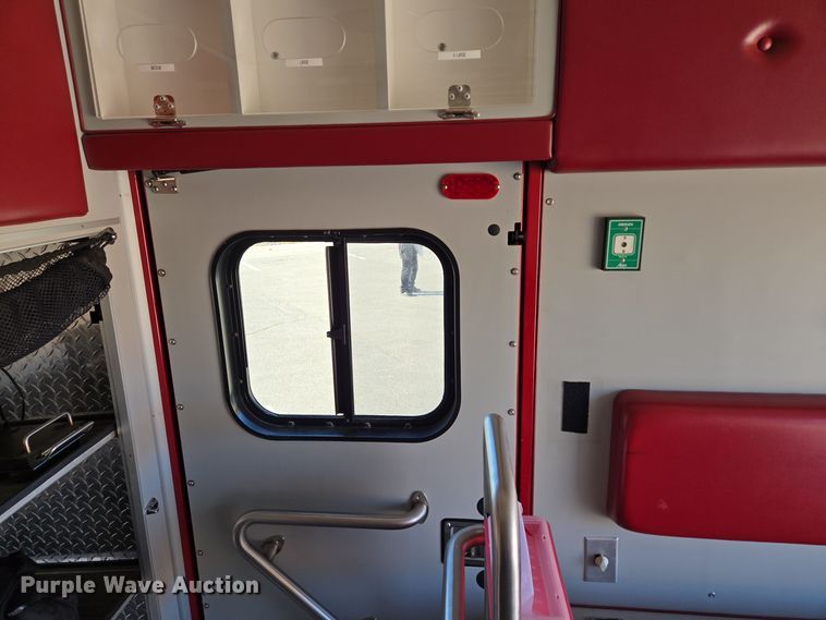 image for item DW2500 2012 Ford F450 Super Duty XLT ambulance