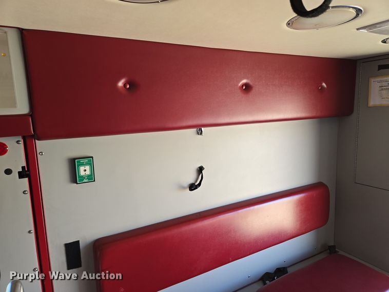 image for item DW2500 2012 Ford F450 Super Duty XLT ambulance