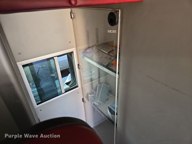 image for item DW2500 2012 Ford F450 Super Duty XLT ambulance