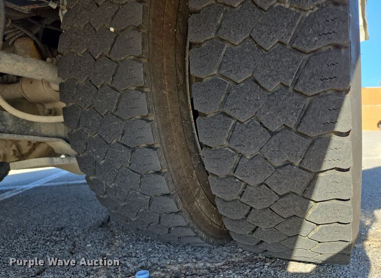 image for item DW2500 2012 Ford F450 Super Duty XLT ambulance