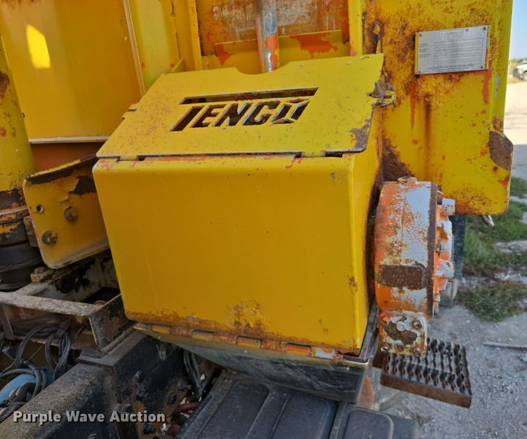 image for item DW3762 2010 Freightliner Business Class M2 dump truck