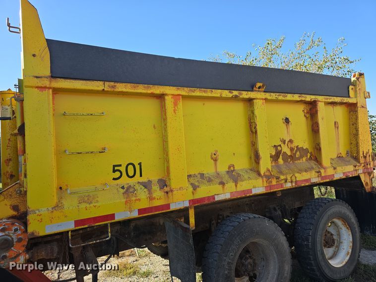 image for item DW3762 2010 Freightliner Business Class M2 dump truck