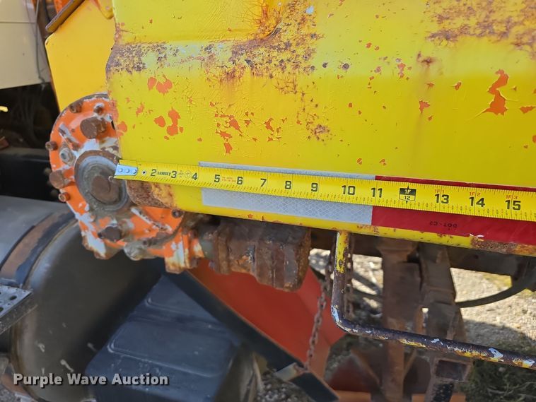 image for item DW3762 2010 Freightliner Business Class M2 dump truck