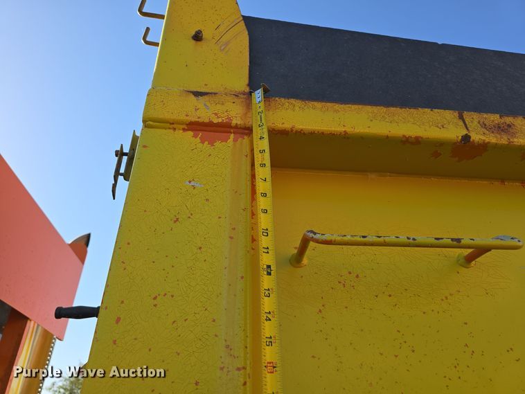 image for item DW3762 2010 Freightliner Business Class M2 dump truck