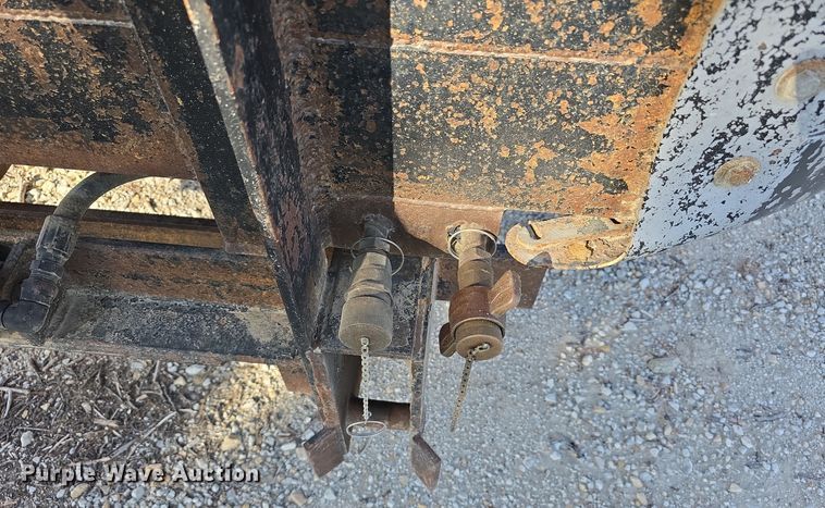 image for item DW3762 2010 Freightliner Business Class M2 dump truck