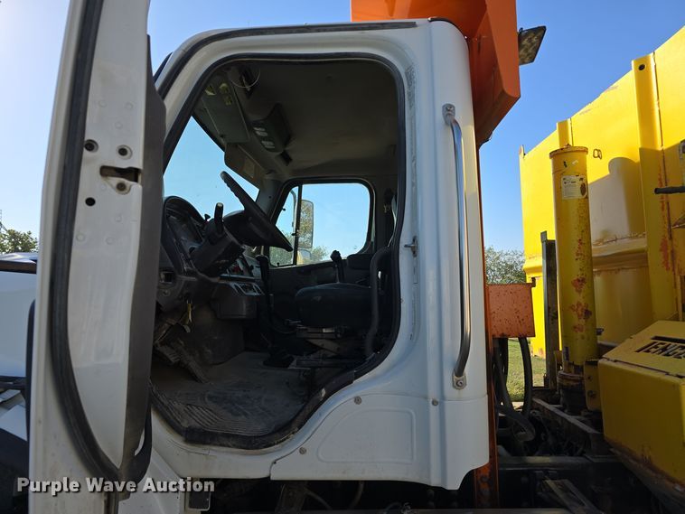image for item DW3762 2010 Freightliner Business Class M2 dump truck