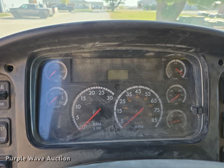 image for item DW3762 2010 Freightliner Business Class M2 dump truck