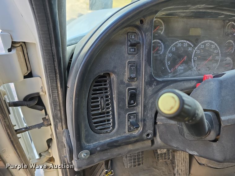 image for item DW3762 2010 Freightliner Business Class M2 dump truck