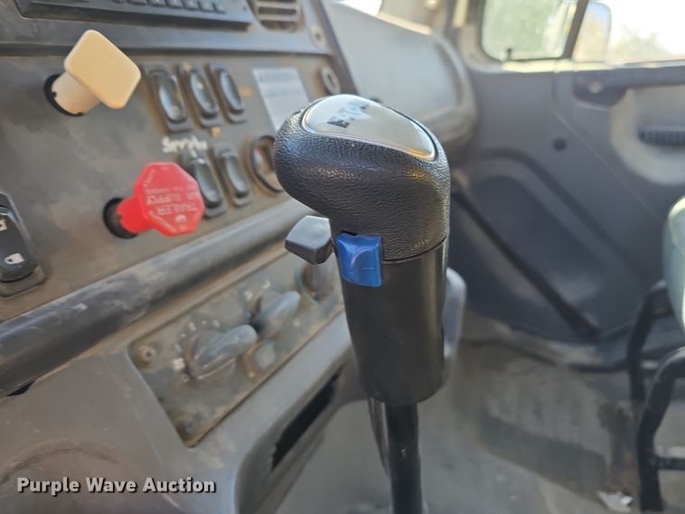 image for item DW3762 2010 Freightliner Business Class M2 dump truck