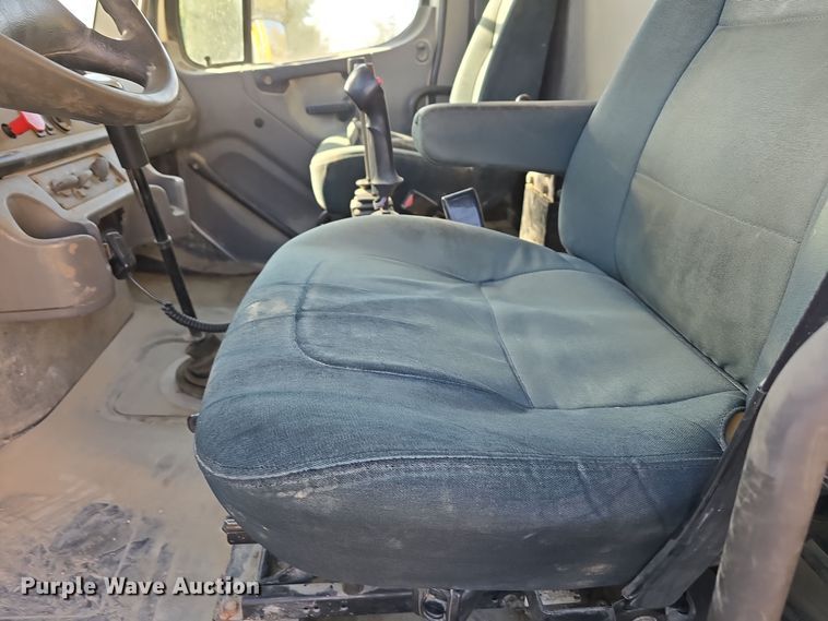 image for item DW3762 2010 Freightliner Business Class M2 dump truck