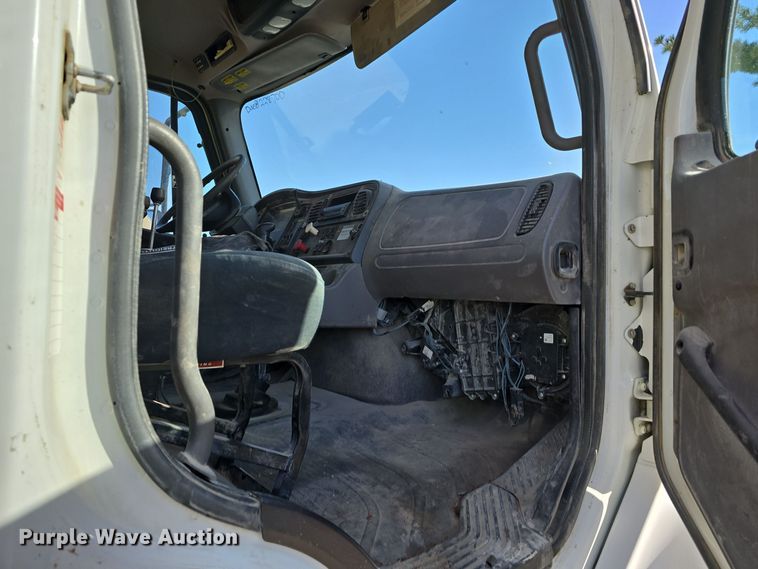 image for item DW3762 2010 Freightliner Business Class M2 dump truck