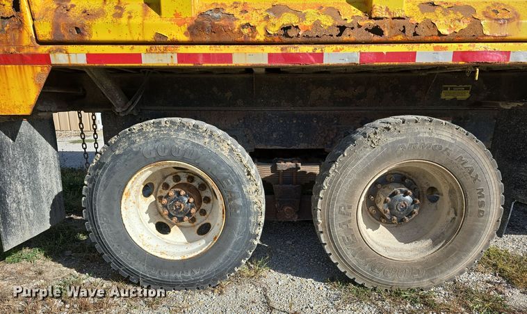 image for item DW3762 2010 Freightliner Business Class M2 dump truck