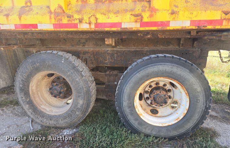 image for item DW3762 2010 Freightliner Business Class M2 dump truck