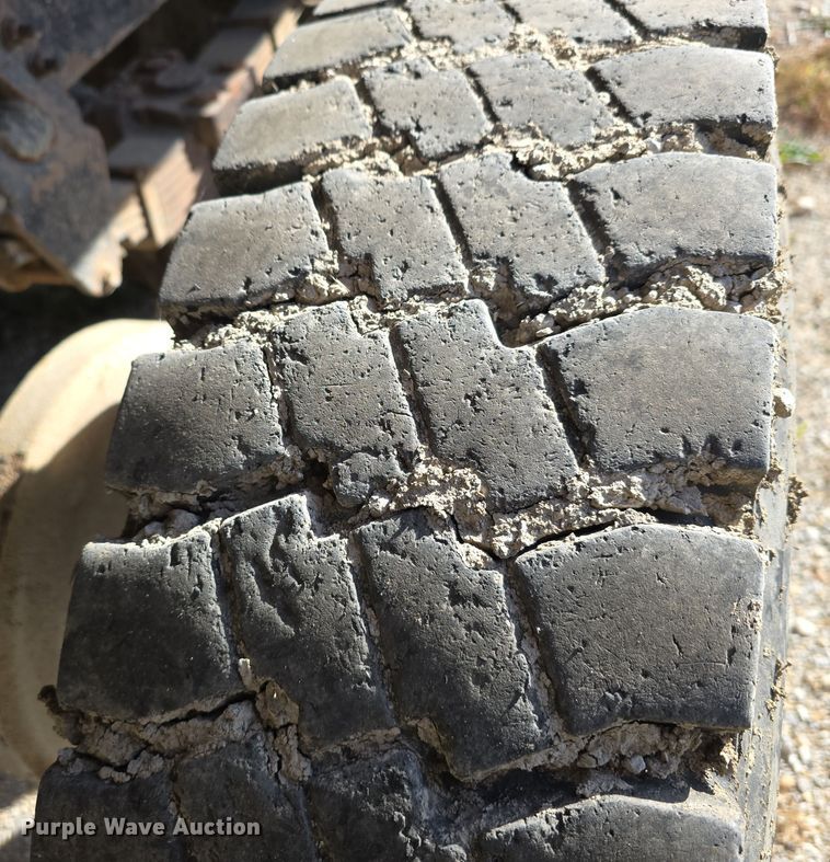 image for item DW3762 2010 Freightliner Business Class M2 dump truck