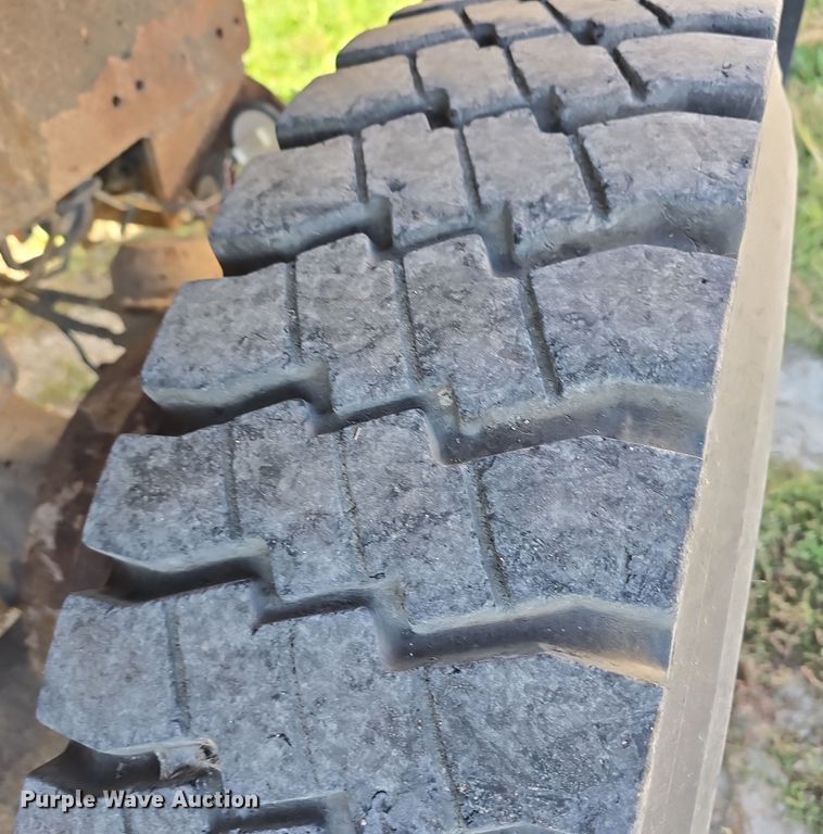 image for item DW3762 2010 Freightliner Business Class M2 dump truck