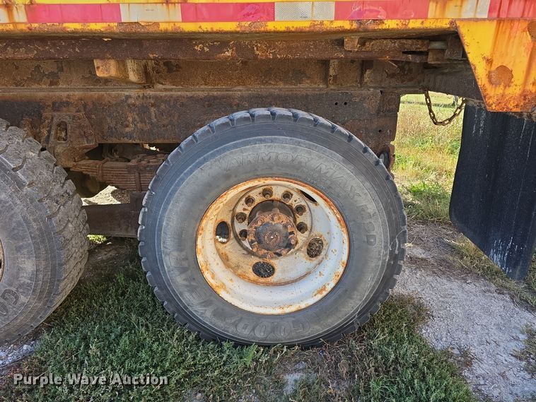 image for item DW3762 2010 Freightliner Business Class M2 dump truck