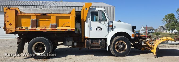 image for item DW3763 1994 International 4900 dump truck