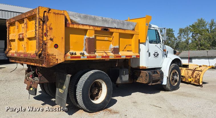 image for item DW3763 1994 International 4900 dump truck