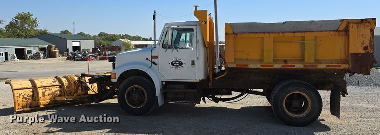 image for item DW3763 1994 International 4900 dump truck
