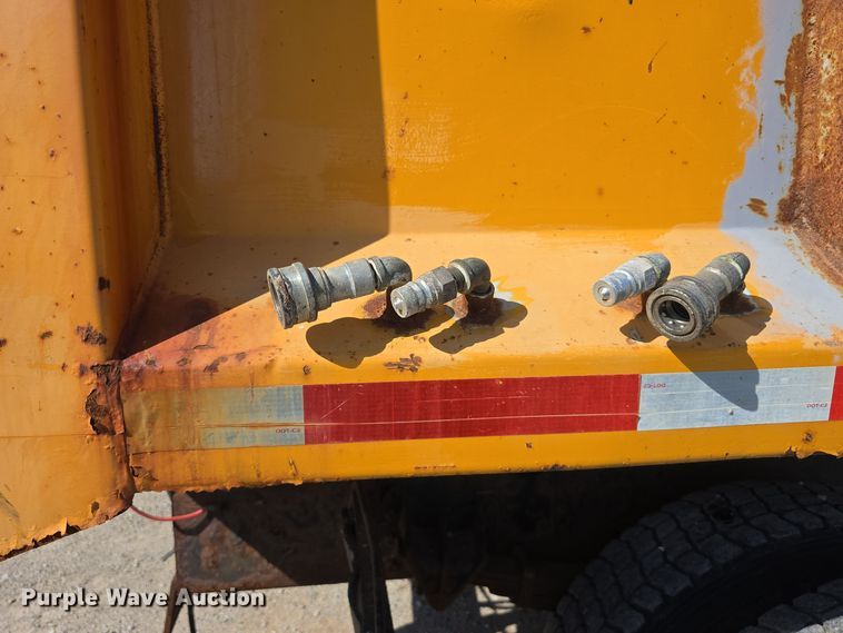 image for item DW3763 1994 International 4900 dump truck