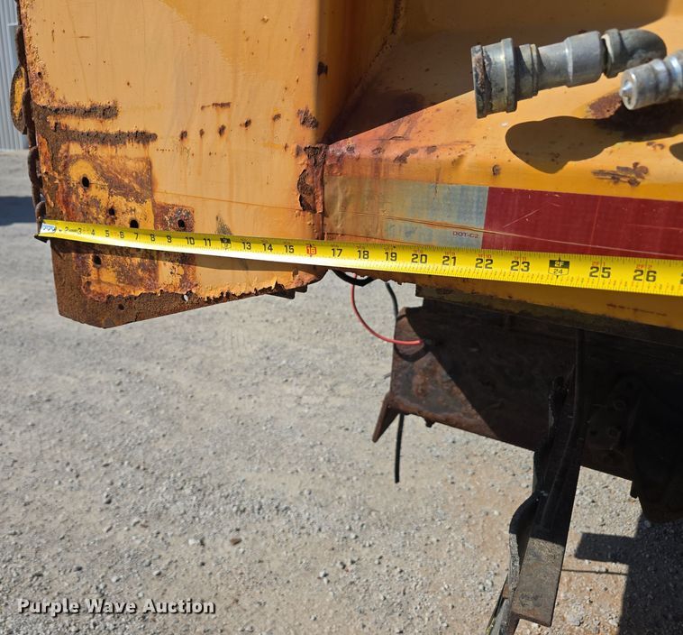 image for item DW3763 1994 International 4900 dump truck