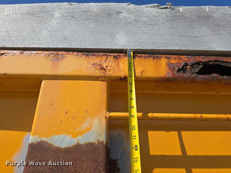 image for item DW3763 1994 International 4900 dump truck