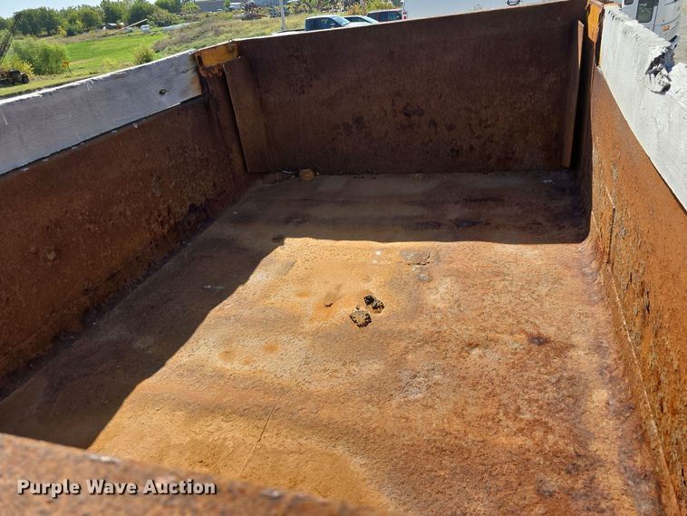 image for item DW3763 1994 International 4900 dump truck