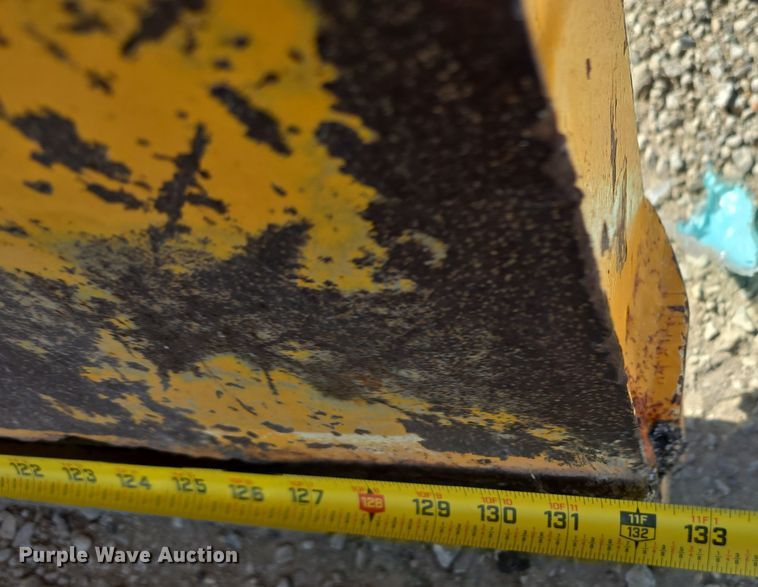 image for item DW3763 1994 International 4900 dump truck