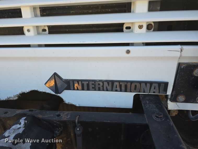 image for item DW3763 1994 International 4900 dump truck