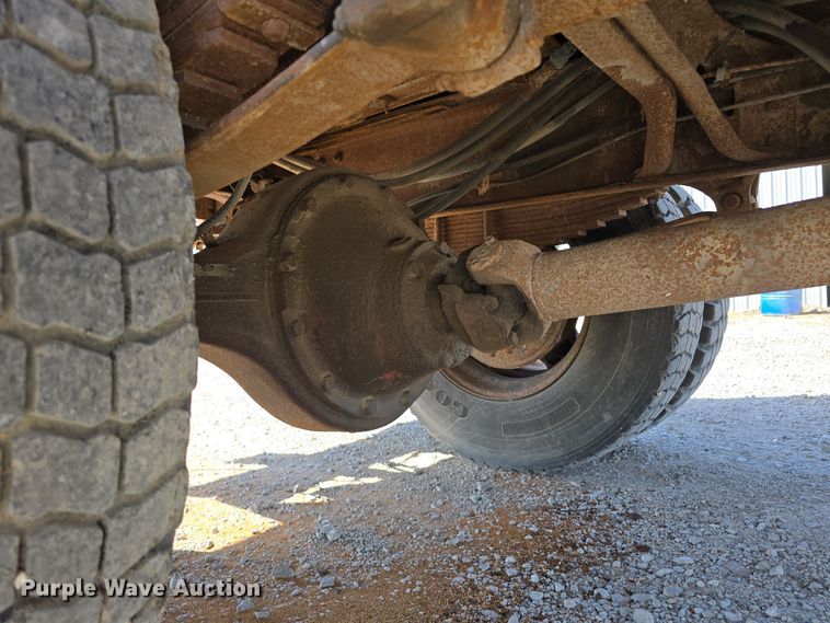 image for item DW3763 1994 International 4900 dump truck