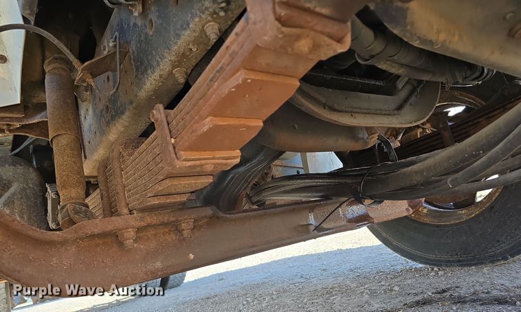 image for item DW3763 1994 International 4900 dump truck