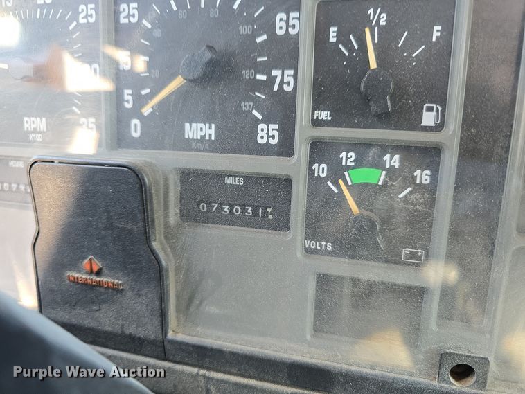 image for item DW3763 1994 International 4900 dump truck