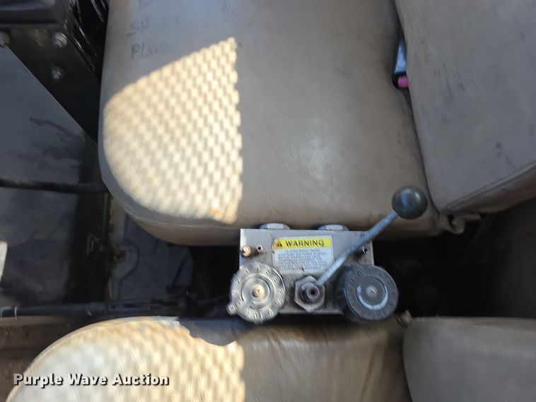 image for item DW3763 1994 International 4900 dump truck