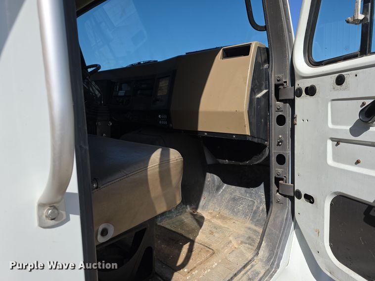 image for item DW3763 1994 International 4900 dump truck